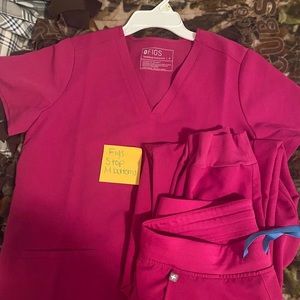 Pink Figs scrub set! Medium jogger pants. Small top.